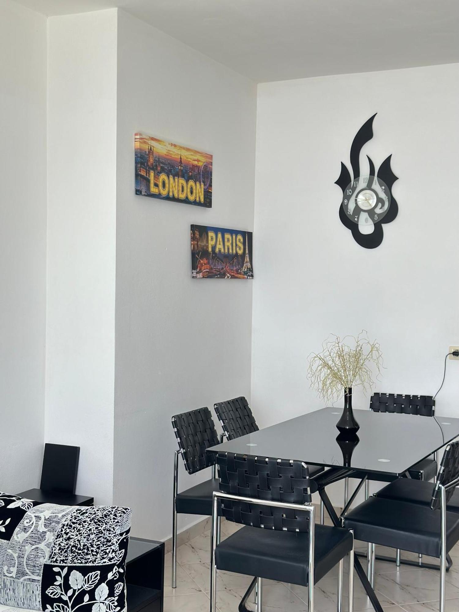 Tini Sea View Apartment Sarandë Esterno foto