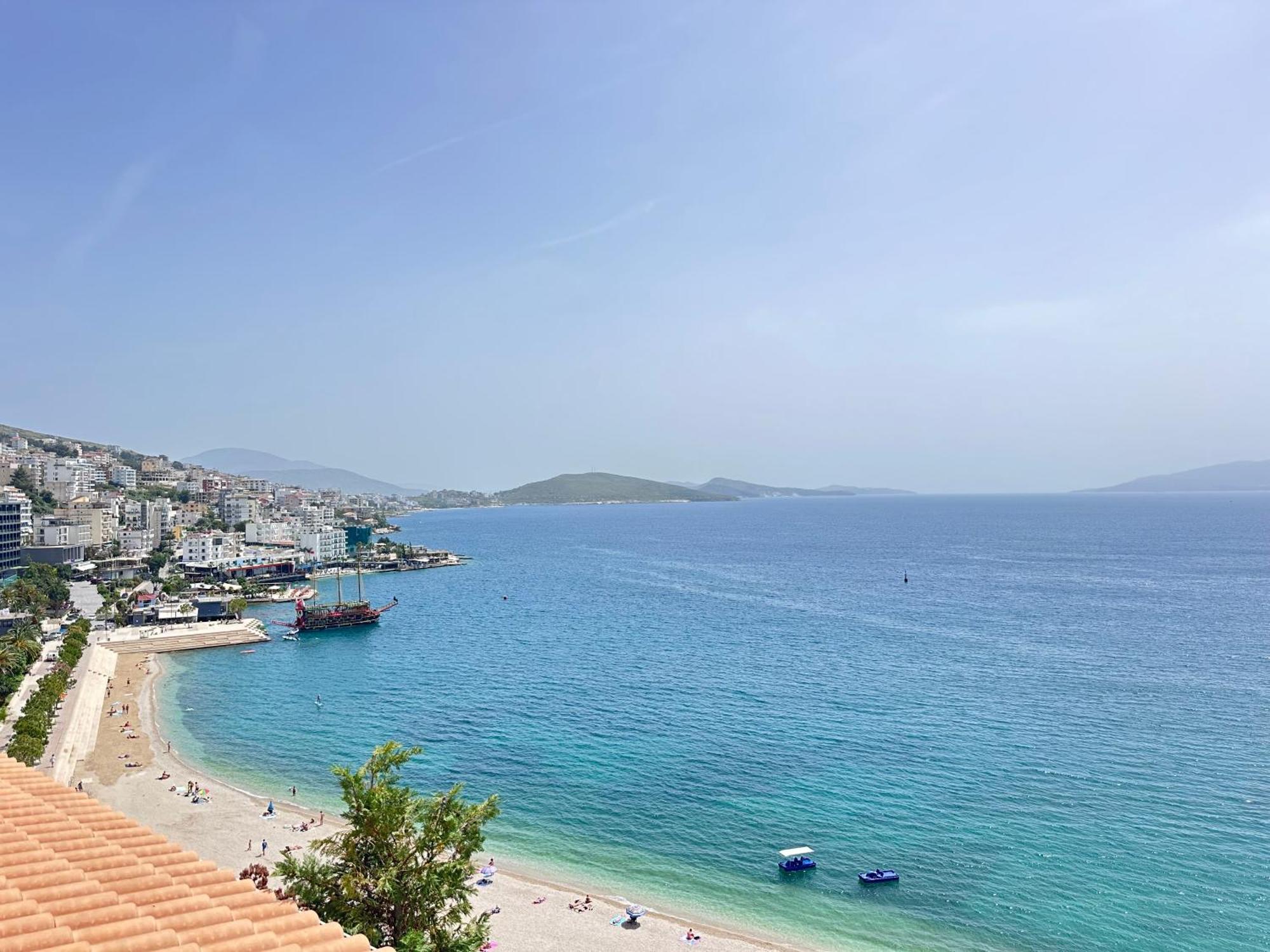 Tini Sea View Apartment Sarandë Esterno foto